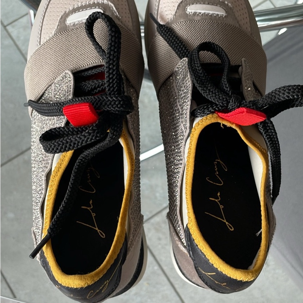Lola Cruz walking shoe. Size 38(7 1/2) never worn